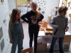 Iris, Juša in Mohor deklamirajo Lainščkove pesmi pri Račkah.
